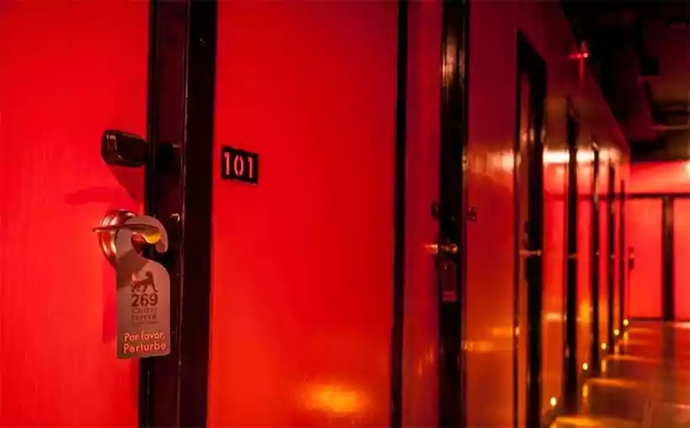 Homem Encontrado Morto Em Sauna Gay Em Sp