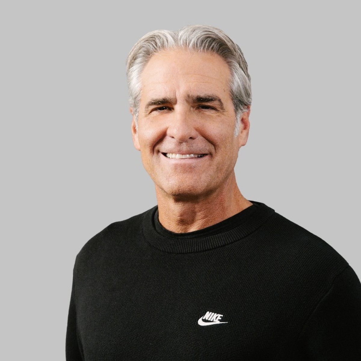 De estagiário a CEO Novo diretor da Nike começou na empresa nos anos