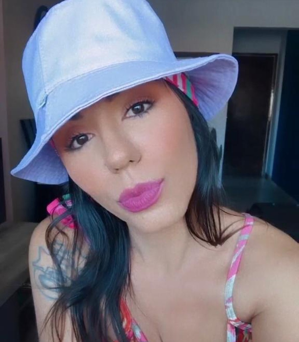 Garota de programa cria canal para ajudar colegas da noite 