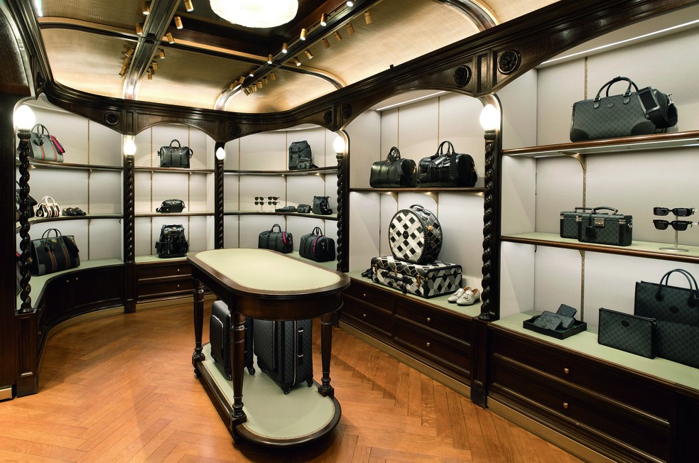 Sacolas, mochilas e bolsas são especialidade da boutique Gucci Valigeria  — Foto: Divulgação