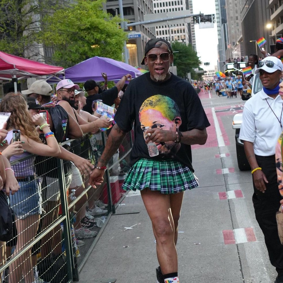 Dennis Rodman na Parada Gay de Houston — Foto: Reprodução / Instagram