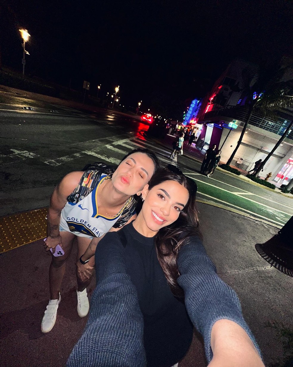 Key Alves abre álbum de fotos em Miami após despedida do Brasil