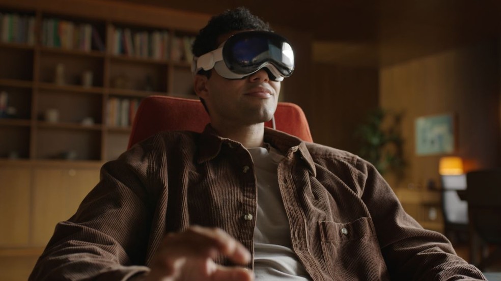 Apple Vision Pro, aposta da Apple para o mercado de devices de realidade mista — Foto: Reprodução / YouTube