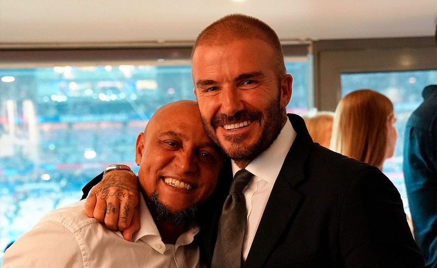 Roberto Carlos e David Beckham se encontraram na França