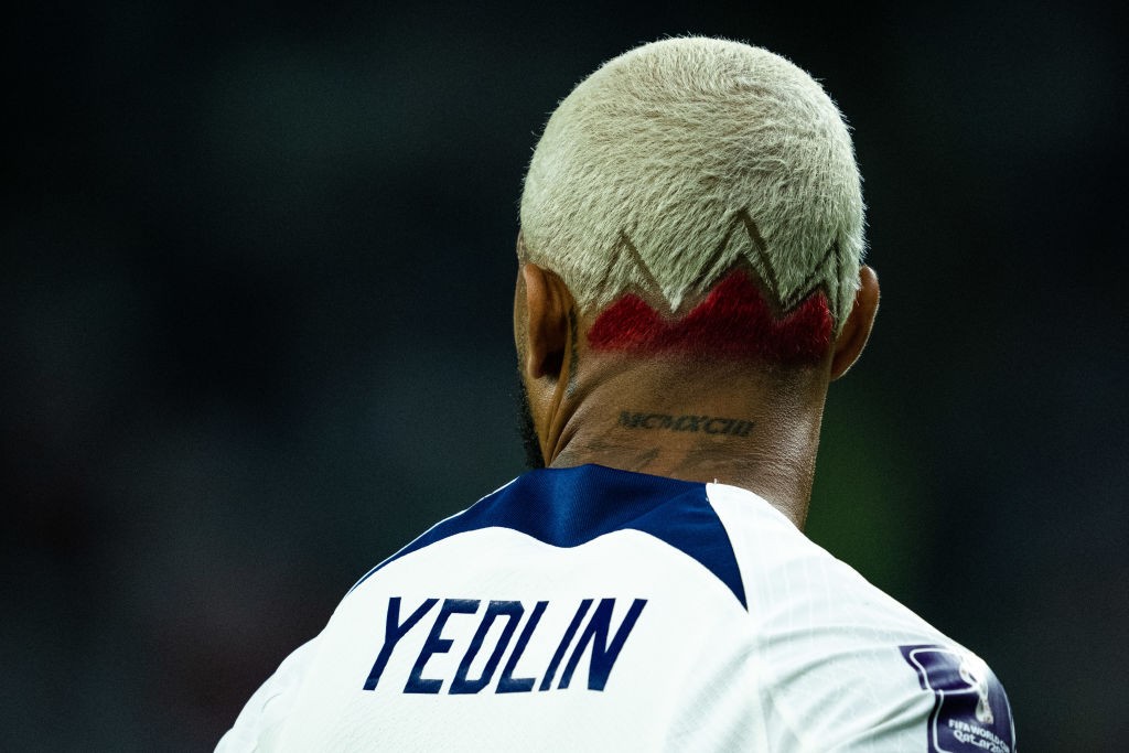 DeAndre Yedlin, da seleção norte-americana, durante partida contra País de Gales — Foto: Sebastian Frej/MB Media/Getty Images