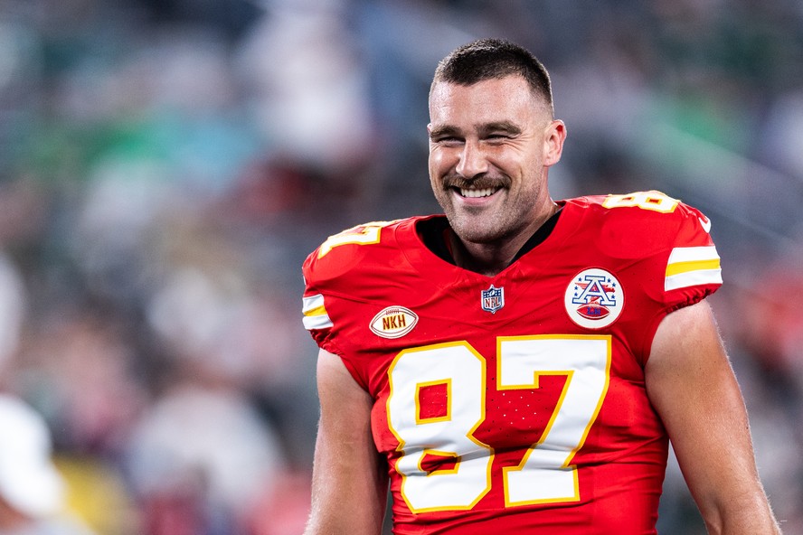 Você sabia? Travis Kelce já encontrou namorada em reality show e ganha salário milionário
