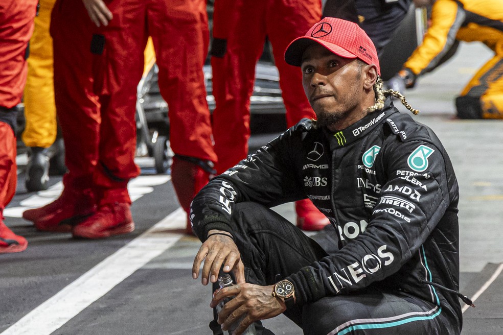 Bandiera Formula 1 Lewis Hamilton #44 - Stendardo Da Muro 0,9 X 1,5 M In Poliestere Per Decorazione Garage