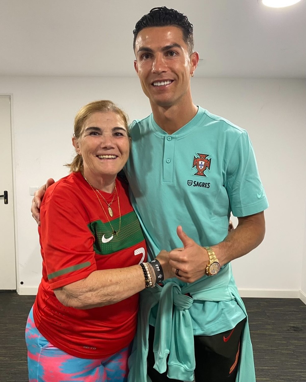 Cristiano Ronaldo e sua m&atilde;e Dolores Aveiro &mdash; Foto: Instagram Reprodu&ccedil;&atilde;o