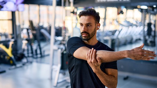 Personal elege os melhores exercícios para preparar o corpo