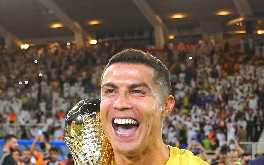 Cristiano comemora a conquista da Copa dos Campeões Árabes