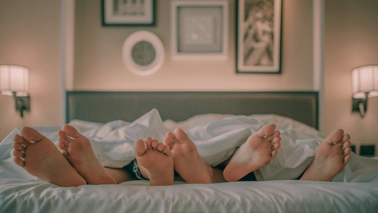 Cuckold: como colocar em prática fantasia sexual de ser "traído" pela própria companheira, segundo especialista Cuckold: como colocar em prática fantasia sexual de ser "traído" pela própria companheira, segundo especialista