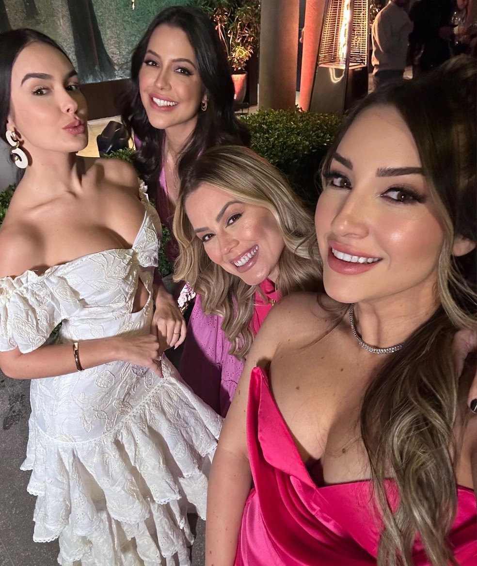 Larissa Santos, Laís Caldas, Isabella Cecchi e Amanda Meirelles — Foto: Reprodução/Instagram