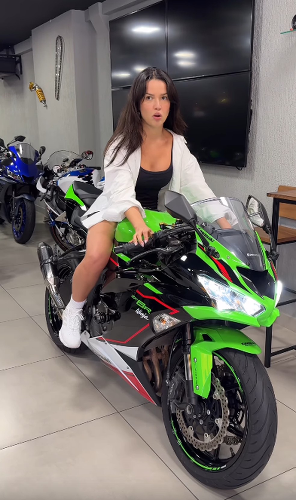 Juliette pede ajuda dos fãs para escolher moto de luxo; veja valores | GQ |  GQ