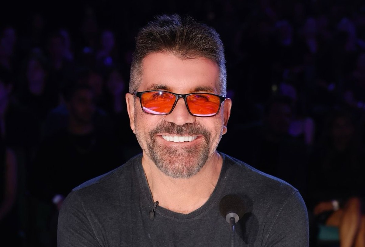 Simon Cowell, criador do One Direction, suspende gravações de programa