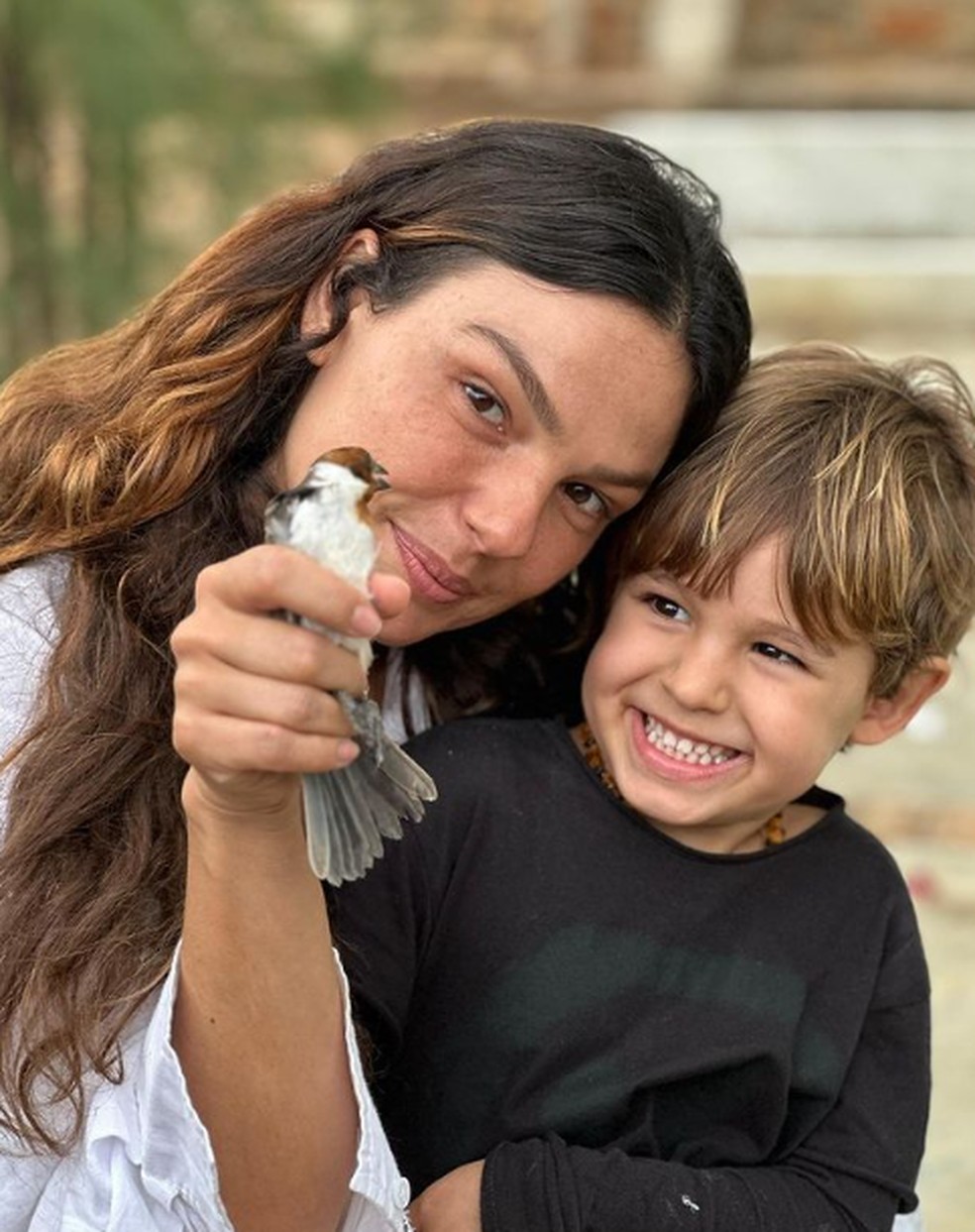 Isis Valverde e o filho, Rael — Foto: Instagram