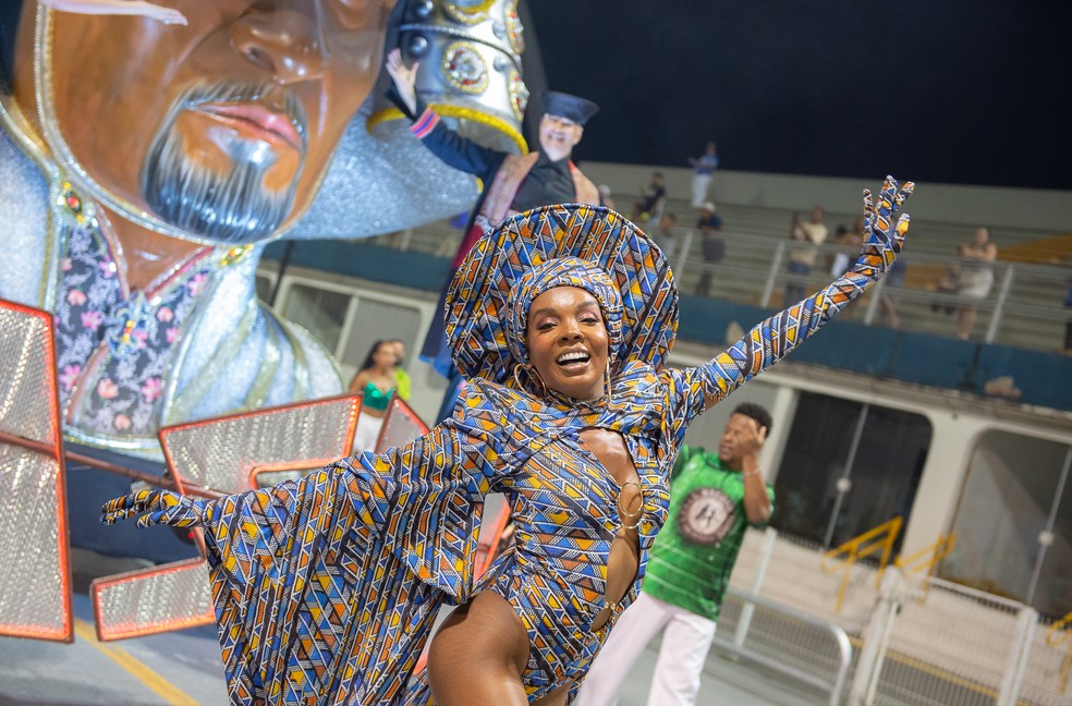 Thelma Assis desfila no ensaio técnico da Mocidade Alegre, em São Paulo, para o Carnaval 2023 — Foto: Liga SP/Felipe Araújo