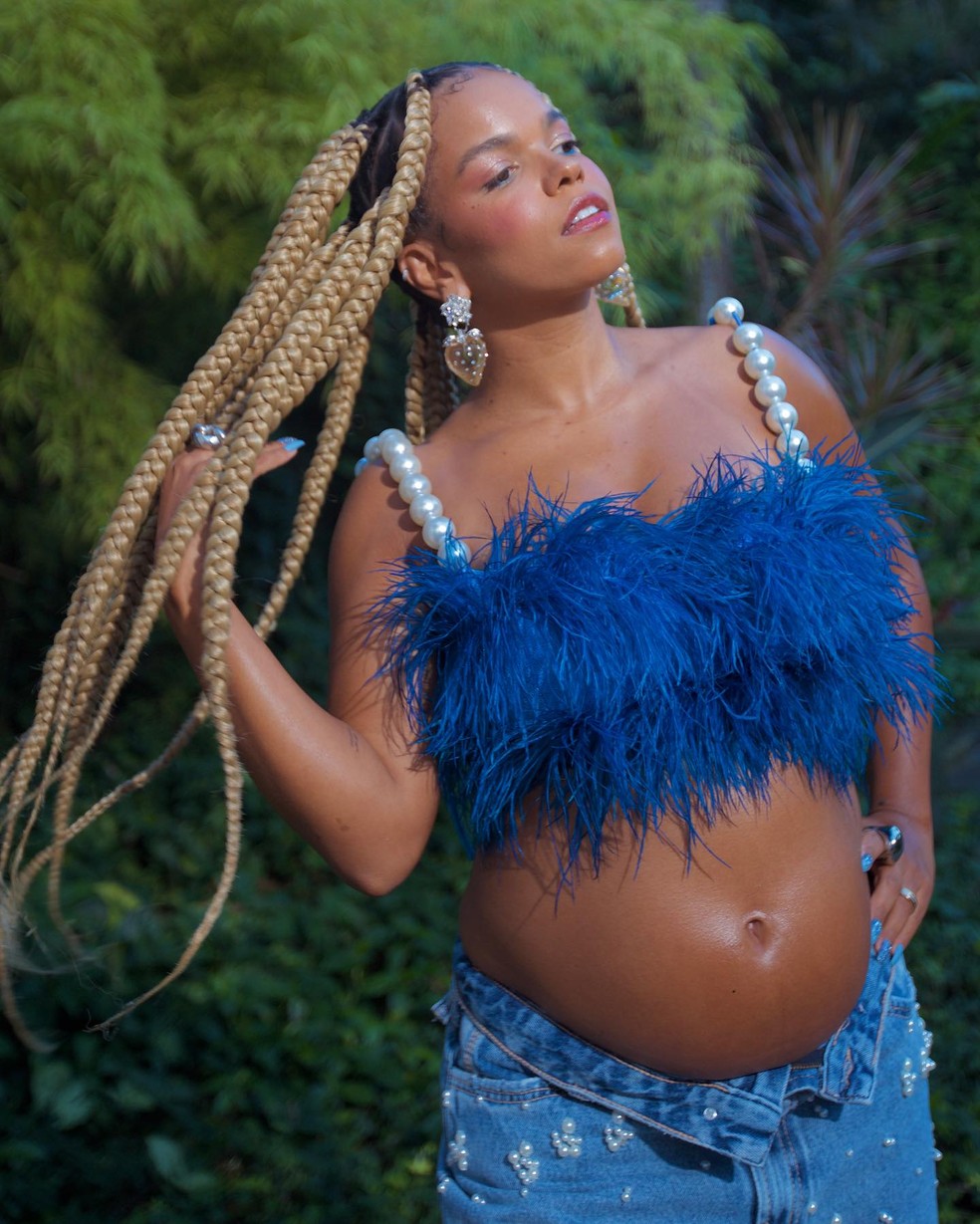Atriz Jennifer Nascimento exibe orgulhosamente sua barriga de grávida — Foto: Reprodução/Instagram