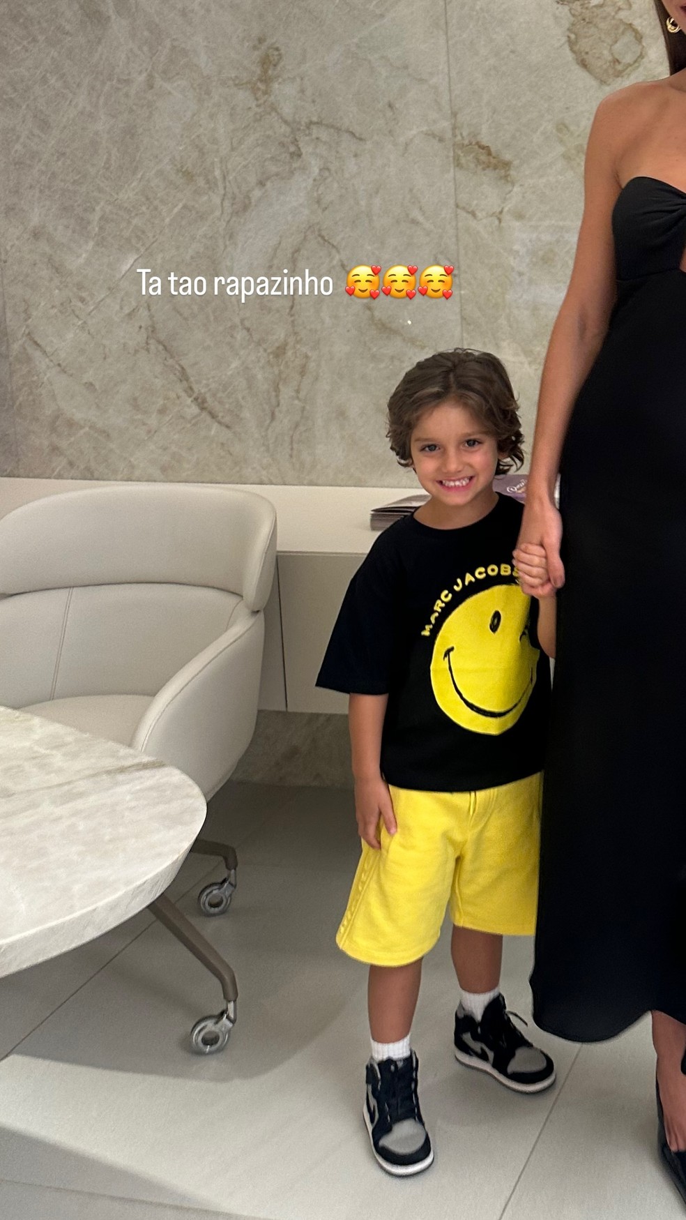 Romana Novais esbanja fofura em nova foto com seu filho, Ravi: 'Veio me ...