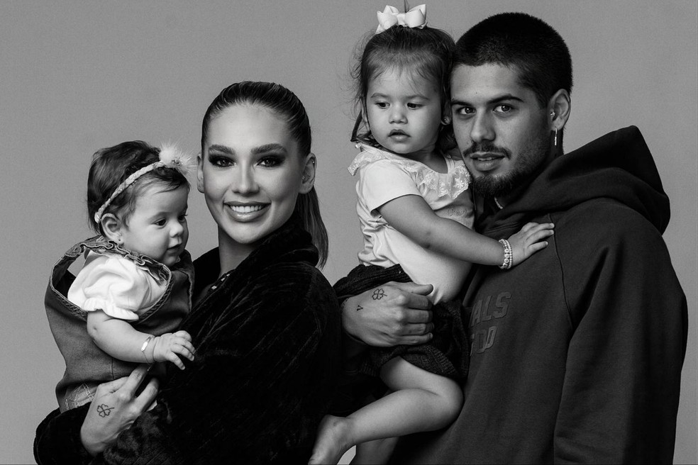Zé Felipe e Virgínia planejam ter cinco filhos — Foto: ErnnaCost/Reprodução