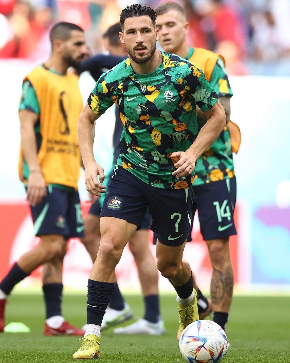 Mathew Leckie em campo antes da estreia da equipe australiana na Copa do Mundo — Foto: Divulgação Instagram
