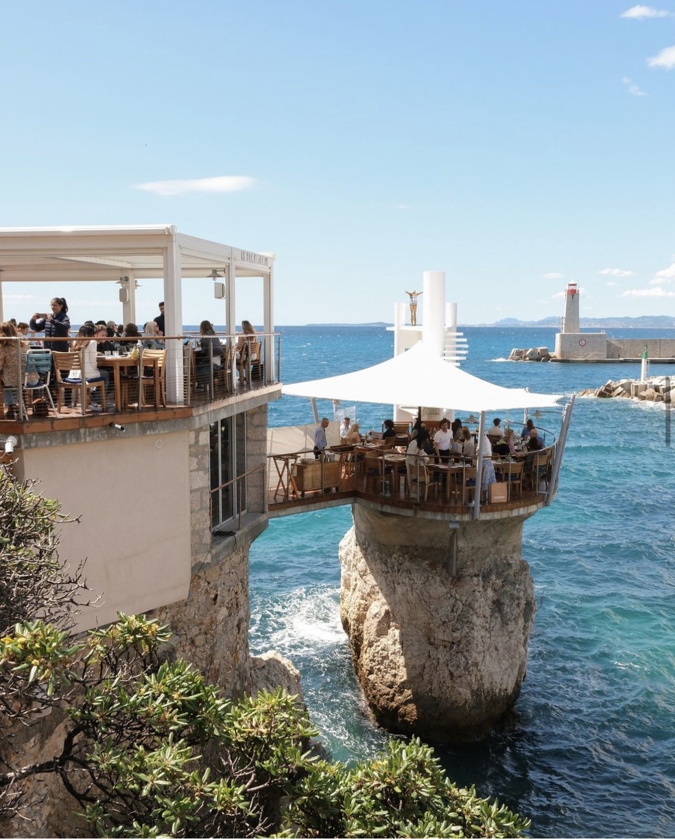 O bar e restaurante Le Plongeoir em Nice — Foto: Marion Butet