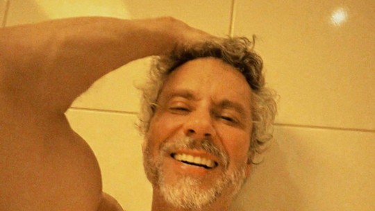 Bioestimulador, corretivo, pomada: como Alexandre Nero se cuida aos 56