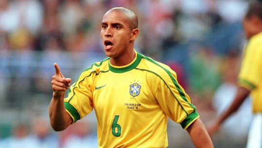 Igão, Mítico, Everaldo e mais elegem camisa de 1998 como a mais bonita do Brasil em Copas; saiba qual a mais feia Igão, Mítico, Everaldo e mais elegem camisa de 1998 como a mais bonita do Brasil em Copas; saiba qual a mais feia