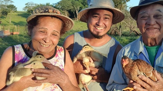 Após doação de aves a Nicole Bahls e Bruno Gagliasso, ambientalista lidera movimento pela biodiversidade brasileira Após doação de aves a Nicole Bahls e Bruno Gagliasso, ambientalista lidera movimento pela biodiversidade brasileira