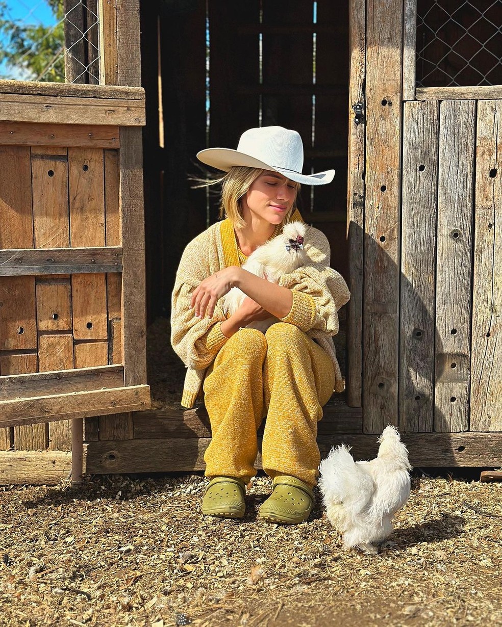 Giovanna Ewbank com galos do rancho — Foto: Instagram/Reprodução
