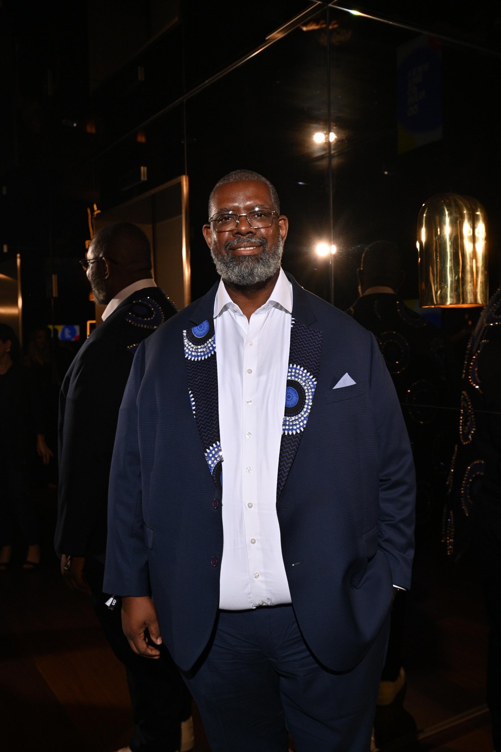 'Men of the Year': Péricles usa look bordado e feito sob medida