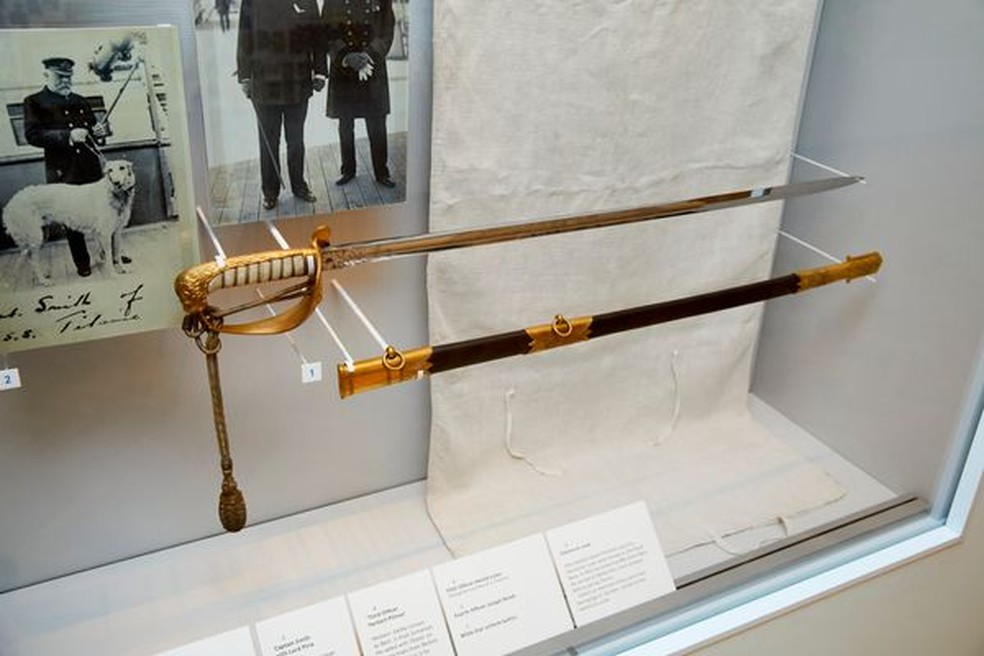 A espada do capitão Smith, em exibição na Inglaterra — Foto: Divulgação