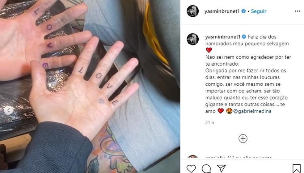 Yasmin Brunet e Gabriel Medina tatuaram a palavra "AMOR" em inglês — Foto: Instagram/Reprodução