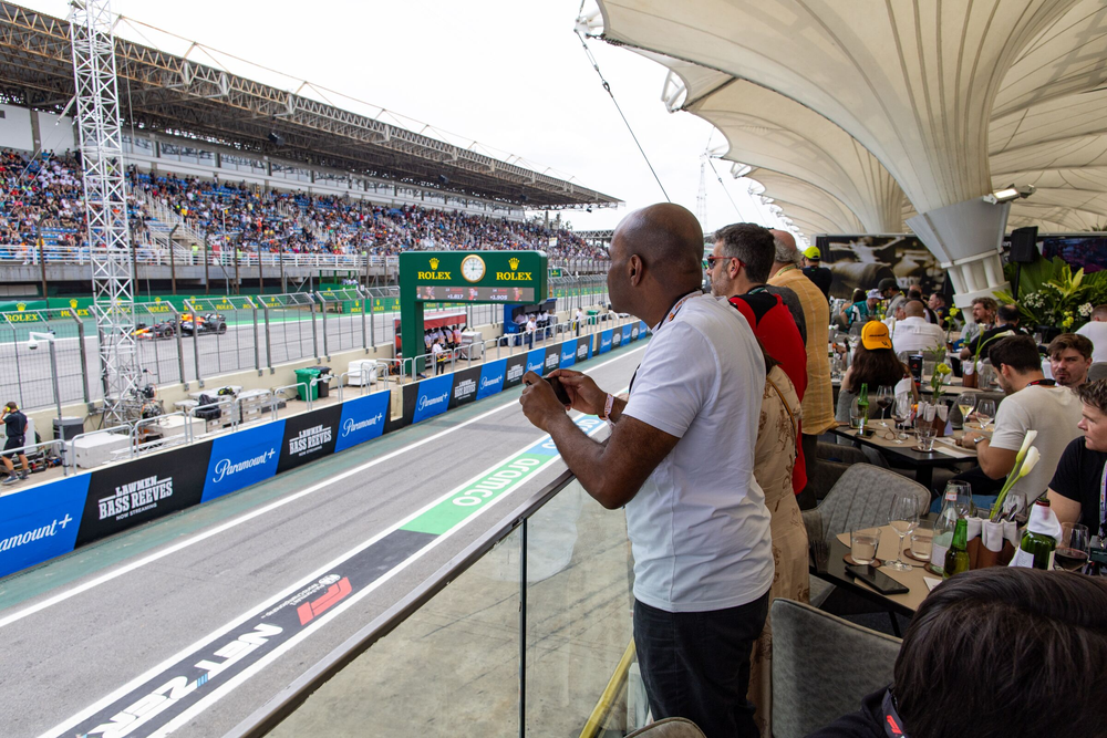 Volta em Interlagos, visita aos boxes e open bar: quanto custa viver ...