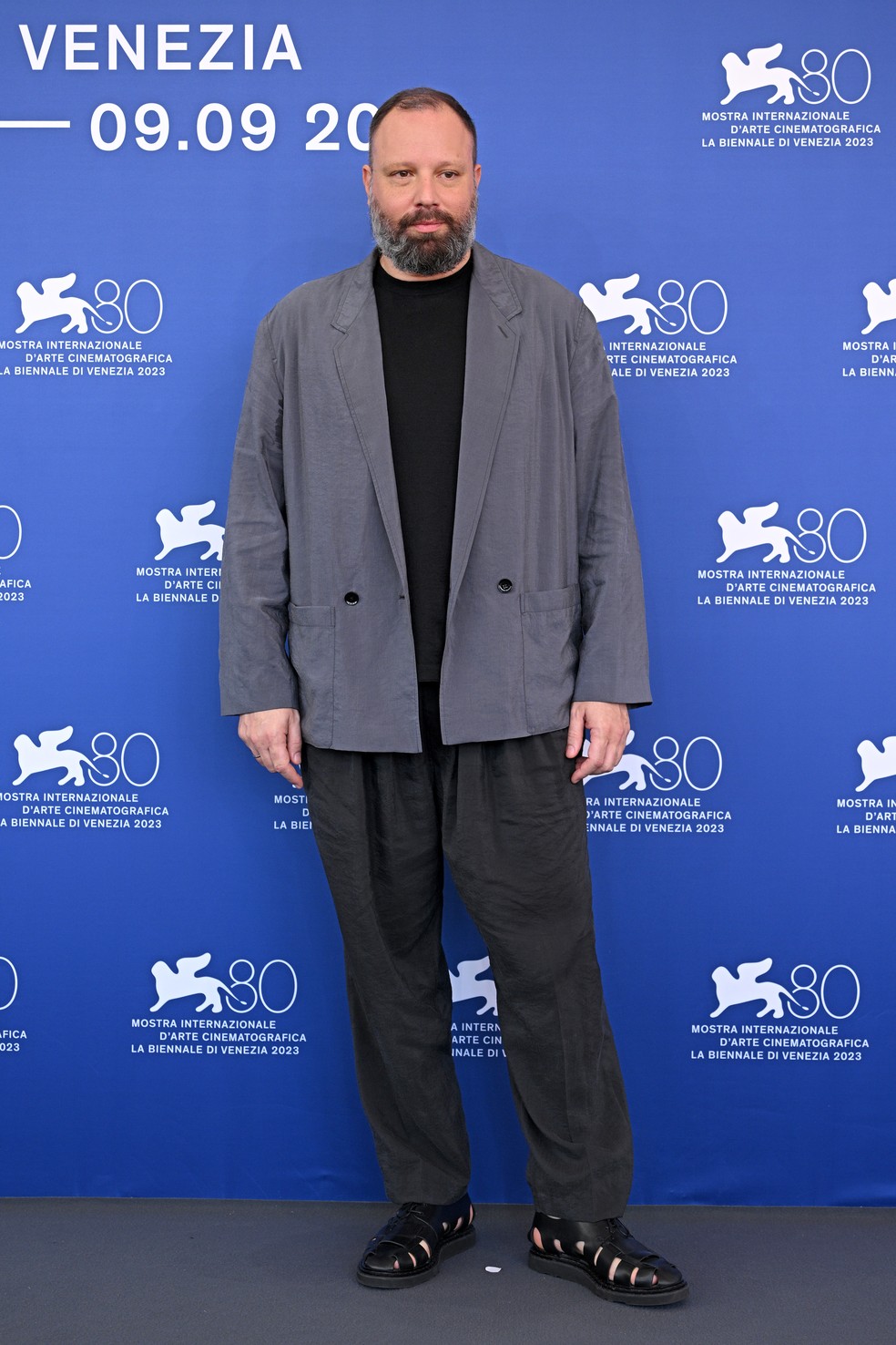 Yorgos Lanthimos no Festival de Veneza 2023 — Foto: Getty Images