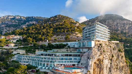 The Maybourne Riviera: conheça o impressionante hotel na fronteira entre a Itália e a França