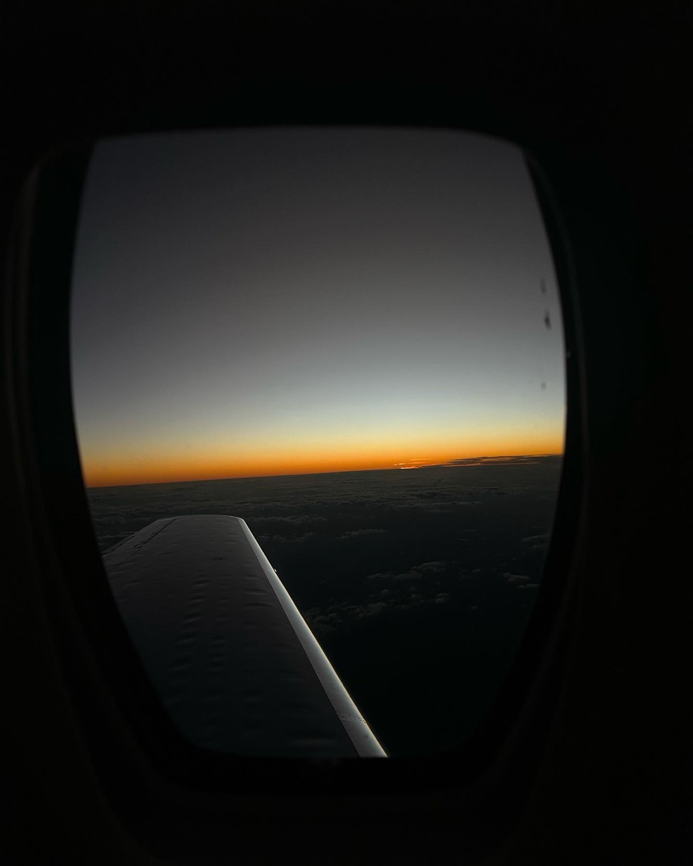 Rafaella exibe janela do avião em viagem a Fortaleza (CE) — Foto: Reprodução/Instagram