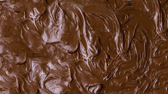 Páscoa: chocolate dá mesmo espinha? Saiba o que a ciência diz