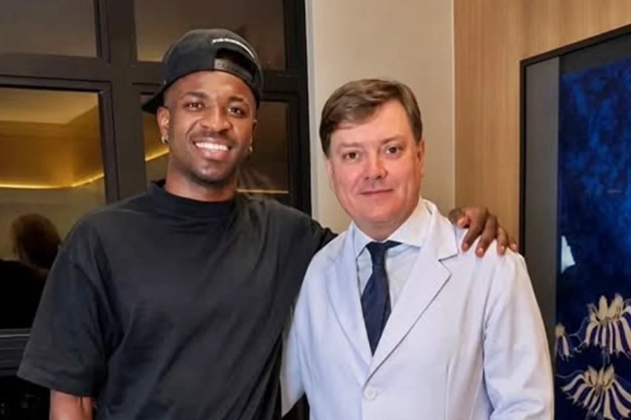 Dermatologista de Vini Jr. é responsável por tratamentos de várias celebridades