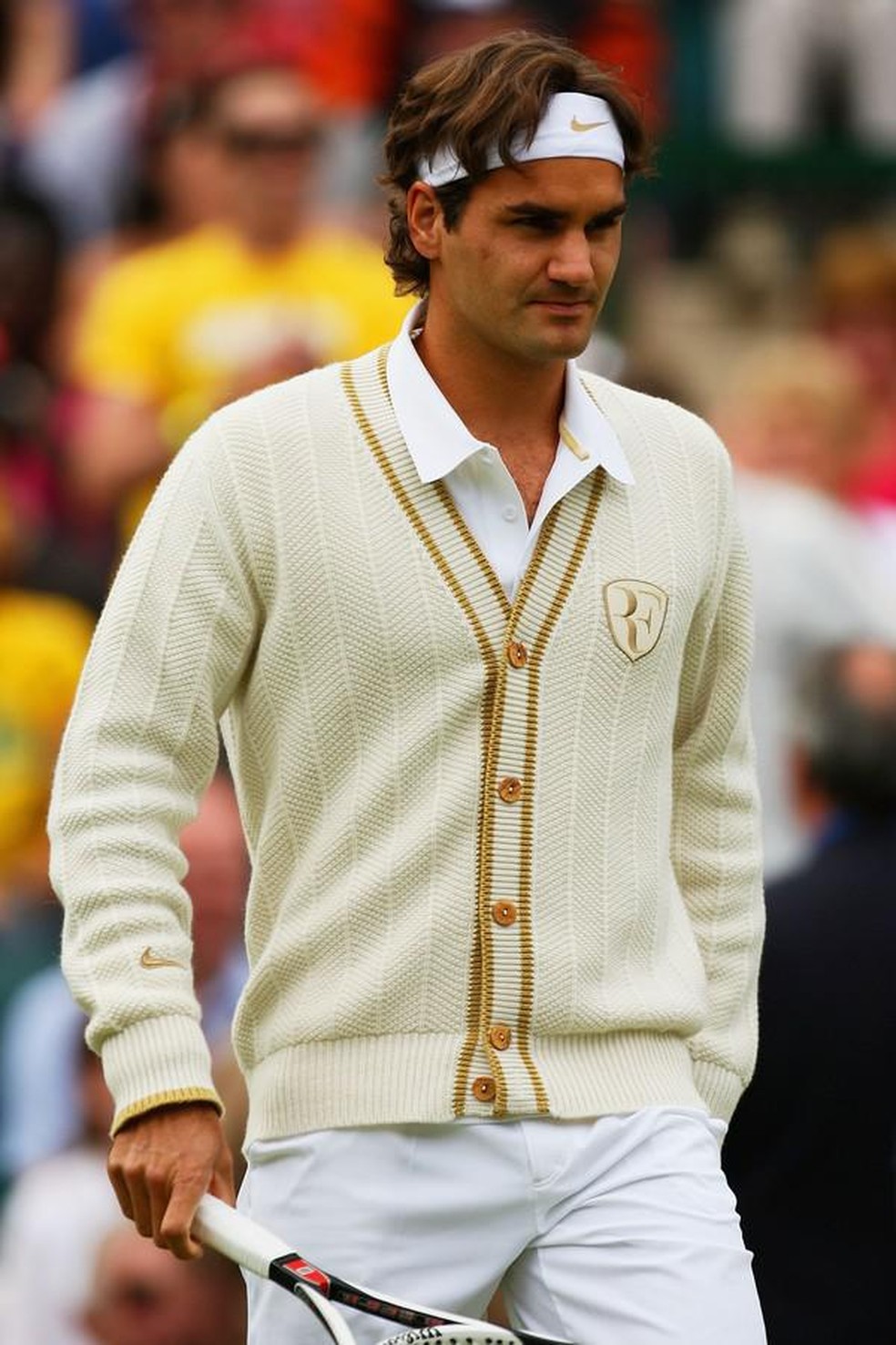 Em 2008, com cardigã estiloso, Federer perdeu Wimbledon para Rafael Nadal (Foto: Ian Walton/Getty Images) — Foto: GQ