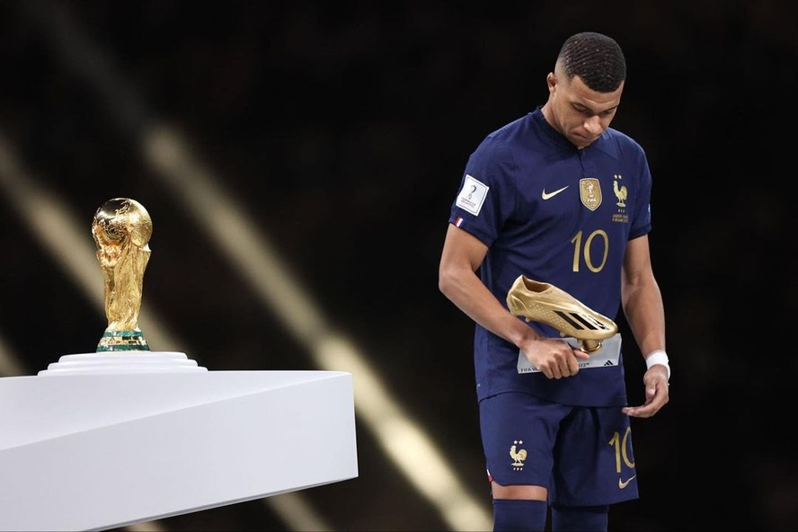 França na Copa 2018: Mbappé iguala Pelé ao marcar em final e é