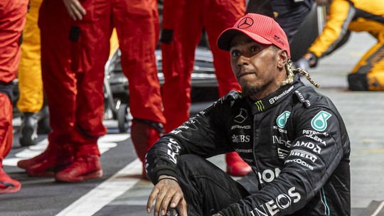 Lewis Hamilton é visto no GP de Singapura com relógio de R$162 mil