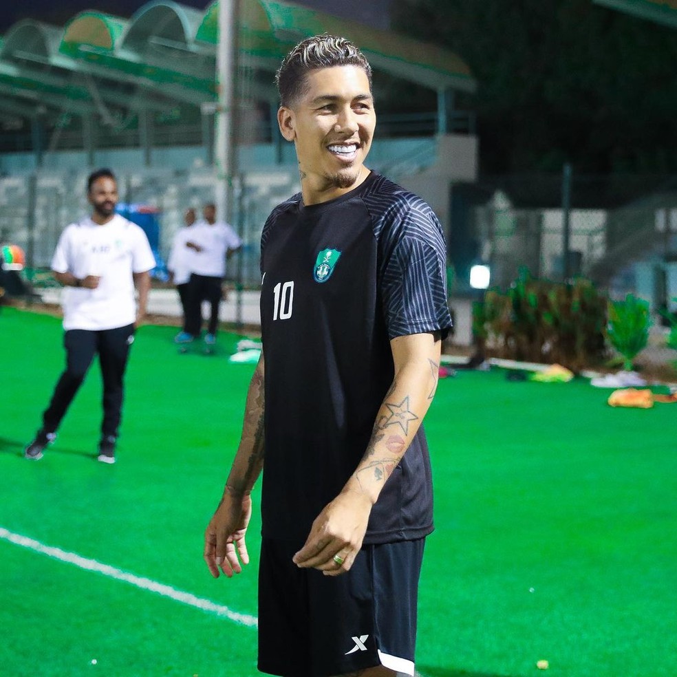 Roberto Firmino deixou o futebol europeu para jogar no Al-Ahli — Foto: Reprodução / Instagram
