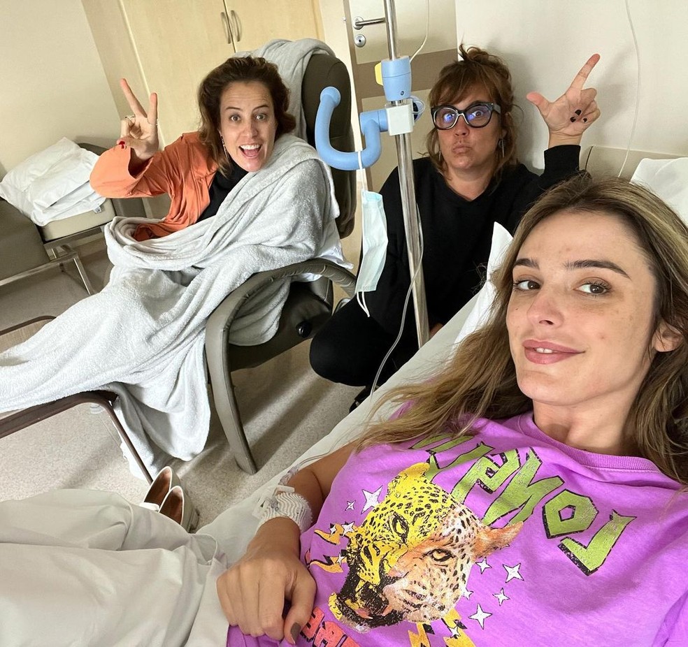 Rafa Brites assiste ao primeiro jogo do Brasil no hospital — Foto: Instagram/Reprodução
