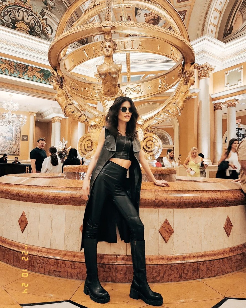Vitória Strada abre álbum de fotos de viagem para Las Vegas