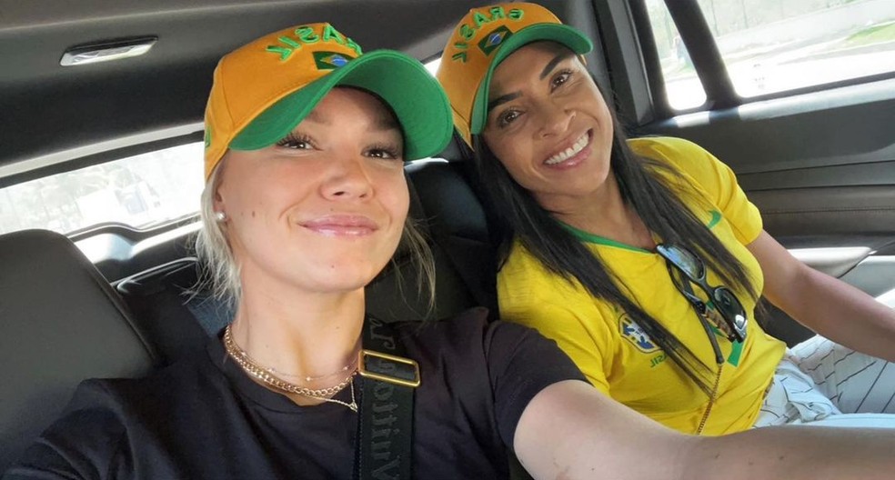 Marta e a namorada na torcida pelo Brasil na Copa do Mundo do Catar, de 2022 — Foto: Instagram/Reprodução