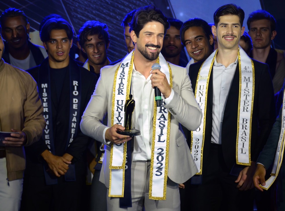 Joo Leone recebe o ttulo na Unibes Cultural, em So Paulo  Foto: @jdomingo01/Divulgao