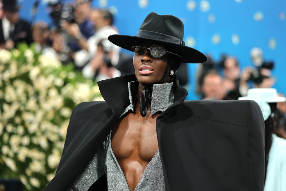 Met Gala 2025 de tirar o chapéu: acessórios de cabeça dominam