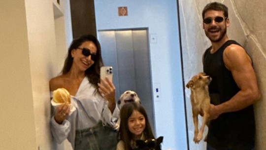 À espera de um filho com Sabrina Sato, Nicolas Prattes se declara: "Ela me deu minha família" À espera de um filho com Sabrina Sato, Nicolas Prattes se declara: "Ela me deu minha família"