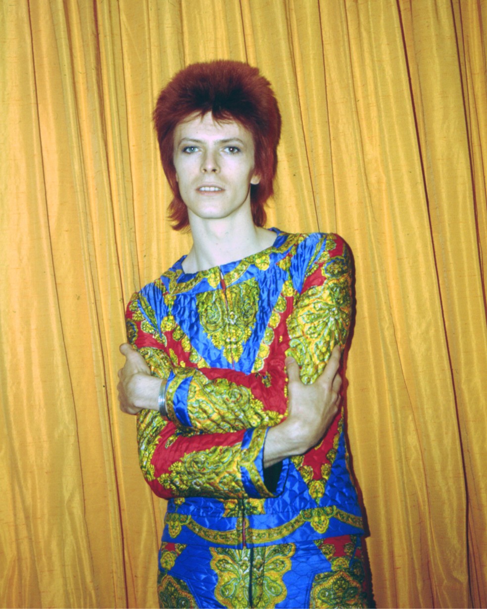 David Bowie: cabelos icônicos e maquiagem ousada marcaram o estilo do 'camaleão do rock' — Foto: Getty Images
