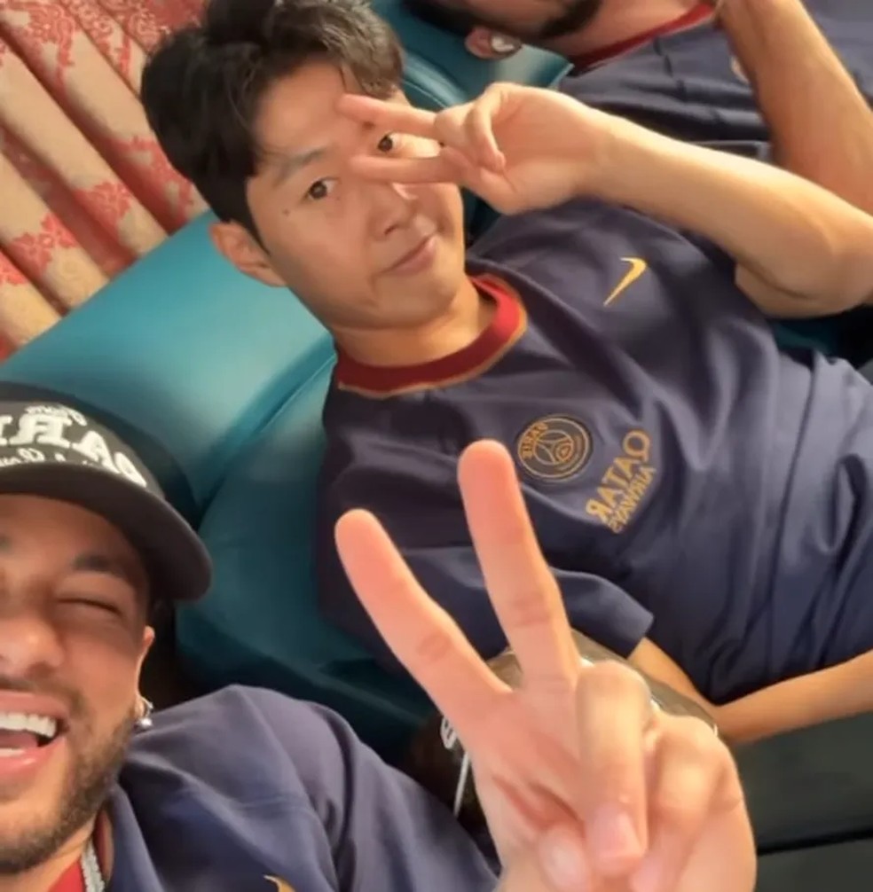 Neymar ao lado de Lee Kang-In do PSG — Foto: Reprodução / Instagram